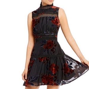 Gianni Bini Sienna Burnout Velvet Dress sz S💃🏻